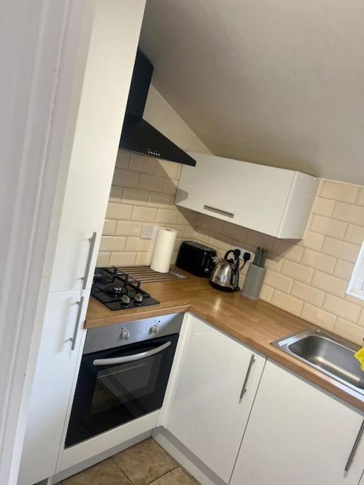 Large Modern Studio Flat Lägenhet London Exteriör bild