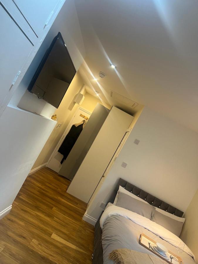 Large Modern Studio Flat Lägenhet London Exteriör bild